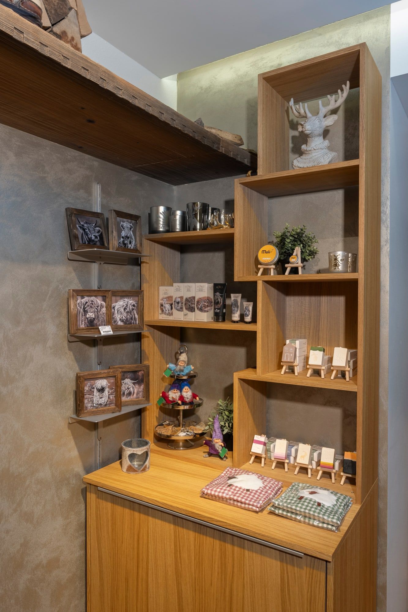 Accessoires-Ecke im Geschäft